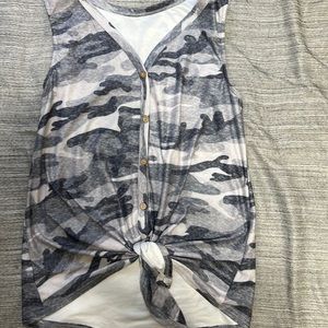 Woman's size large tie front tank top